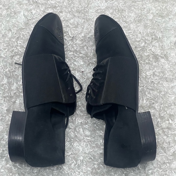 Chanel CC Interlocking Logo Oxfords - Picture 7 of 11